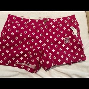 Diamond patterned Hot Pink shorts 💟